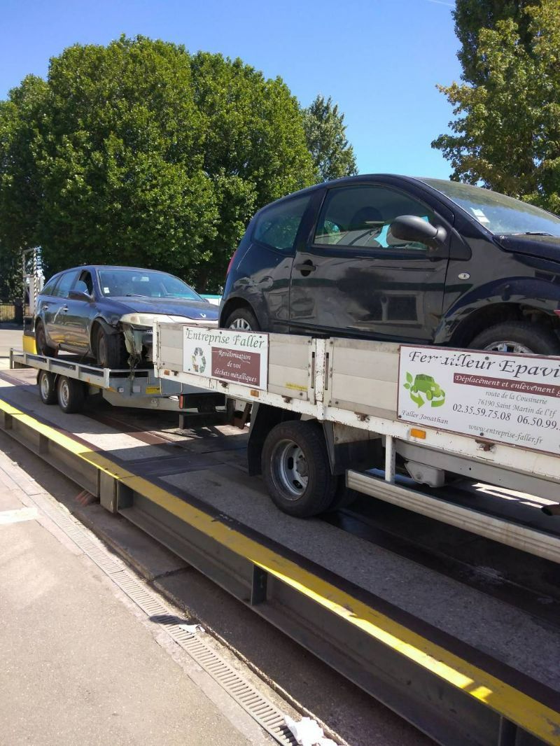 Renault laguna et Citroën c2 