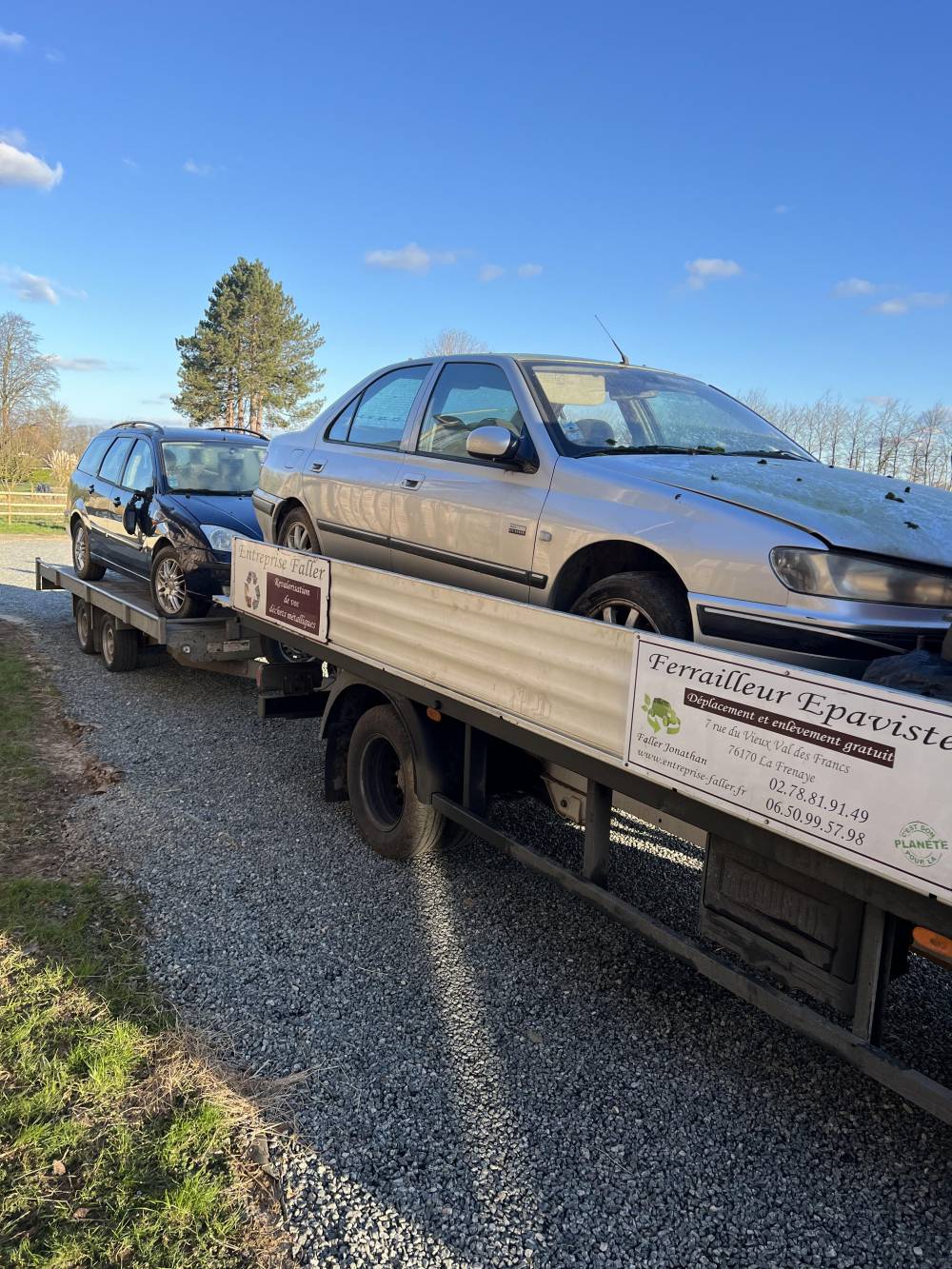 Peugeot 406 et Ford